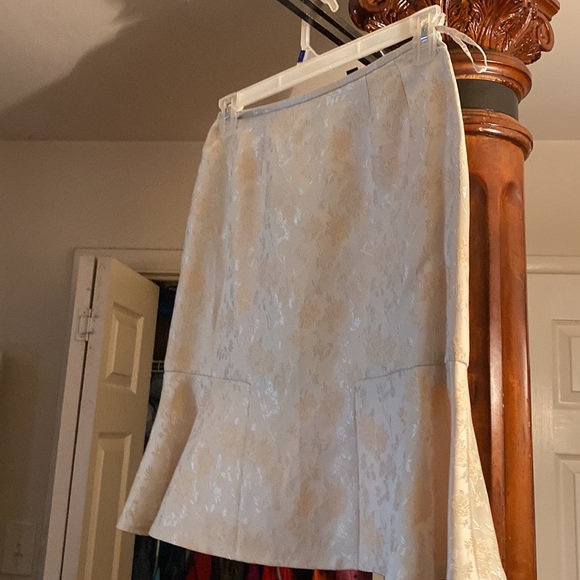 2 pcs brocade goldish skirt set - Picture 5 of 8